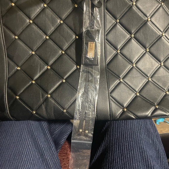 Badgley Mischka Black Quilted Travel Bag with Gold Accents NWT - Picture 7 of 10